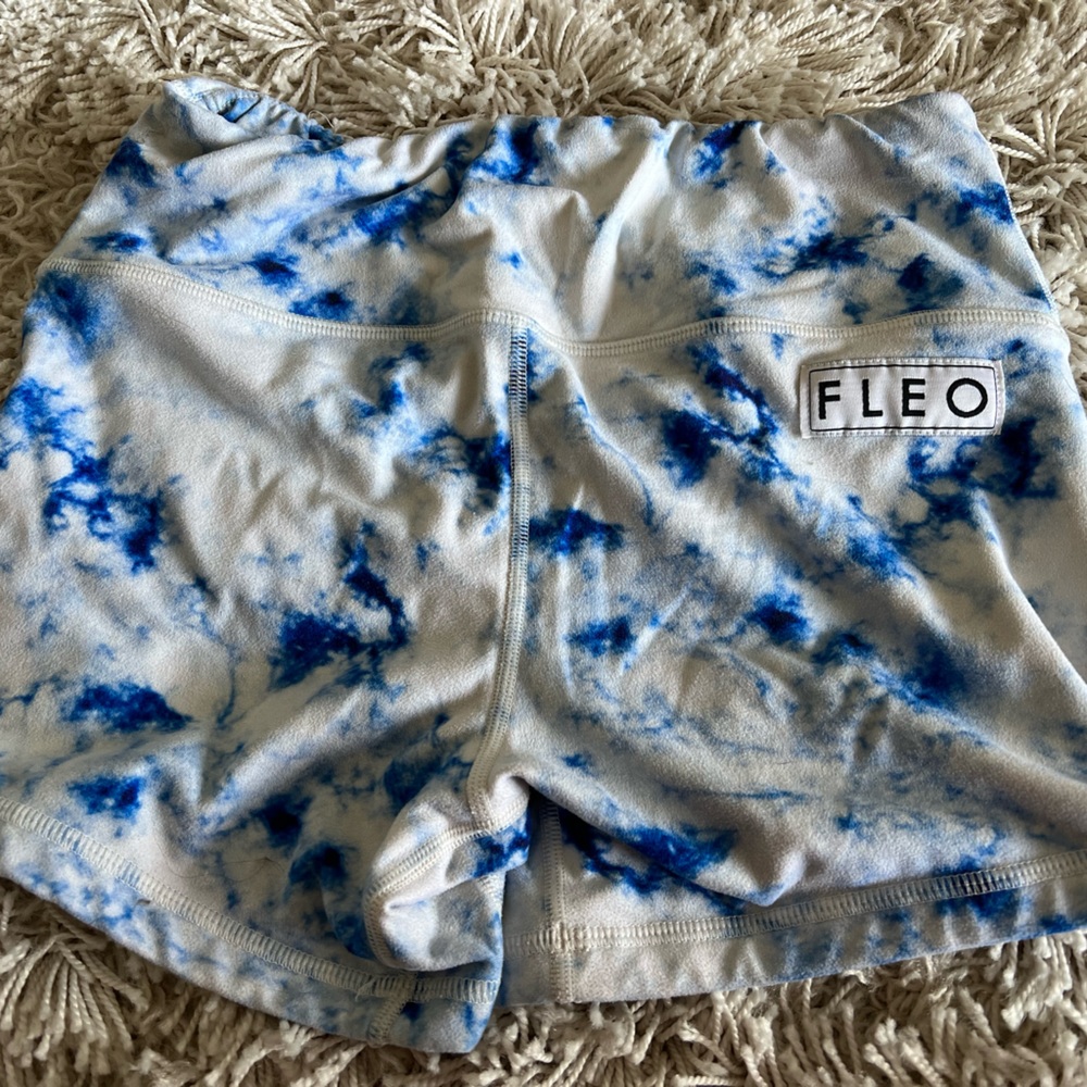 Fleo size small double lined monarch high waisted shorts